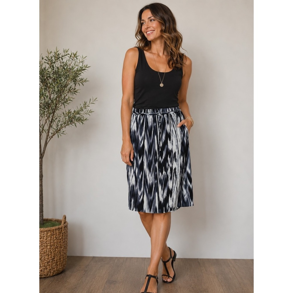 Faded Glory Womens Skirt S (4-6) Blue Ikat Elastic Waist Knee Length Ocean Print